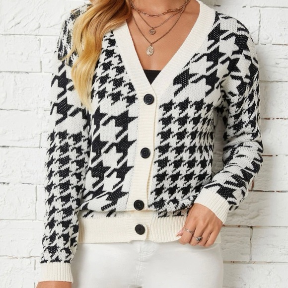 🔥FLASH SALE🔥Houndstooth Button Front Cardigan - Picture 5 of 5
